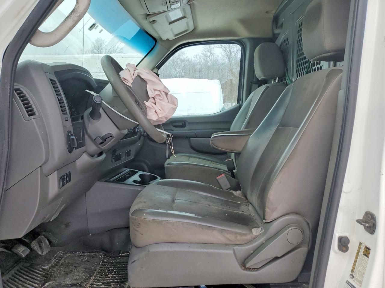 2015 Nissan Nv - Фото 7