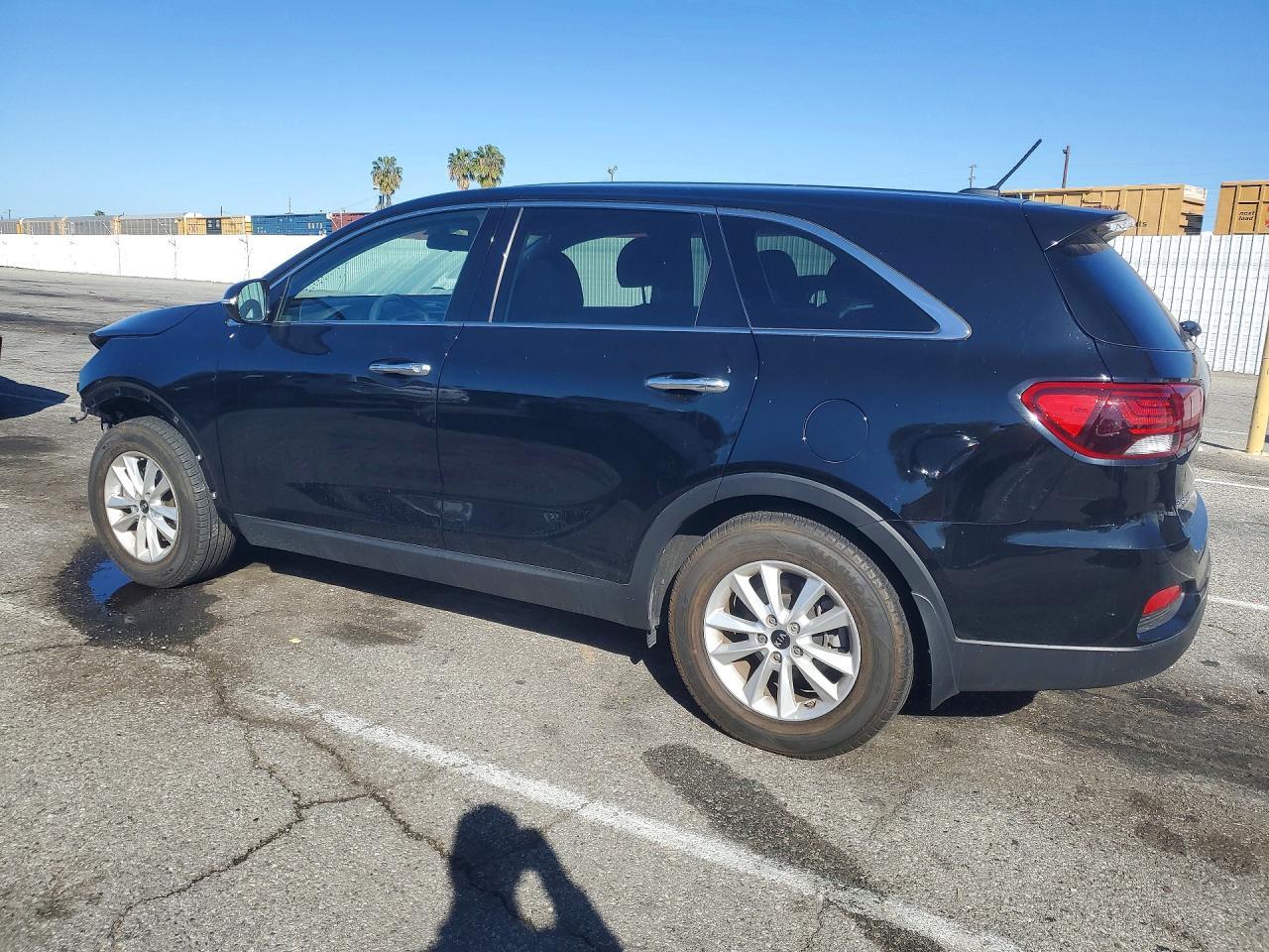 2019 Kia Sorento L - Image 2