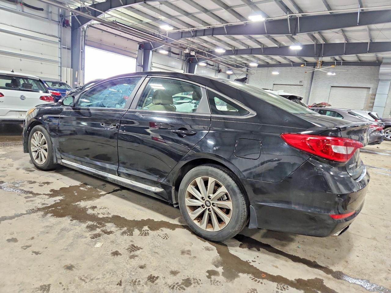 2017 Hyundai Sonata Sport - Фото 2