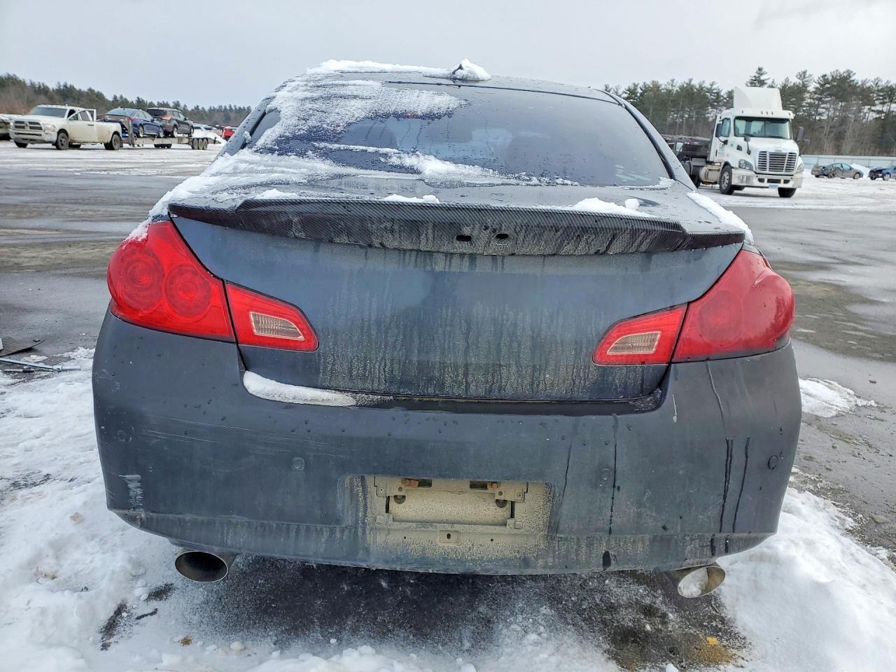 2011 Infiniti G37 Base - Image 6