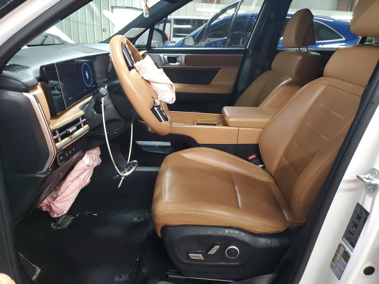 2024 Hyundai Santa Fe Limited - Image 7