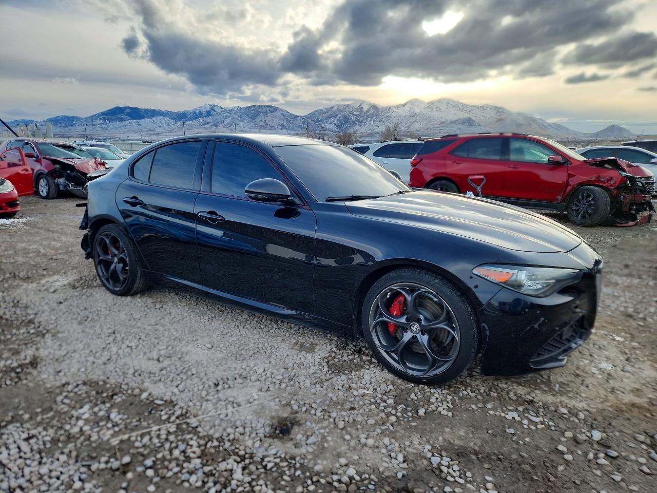 2019 Alfa Romeo Giulia - Фото 4