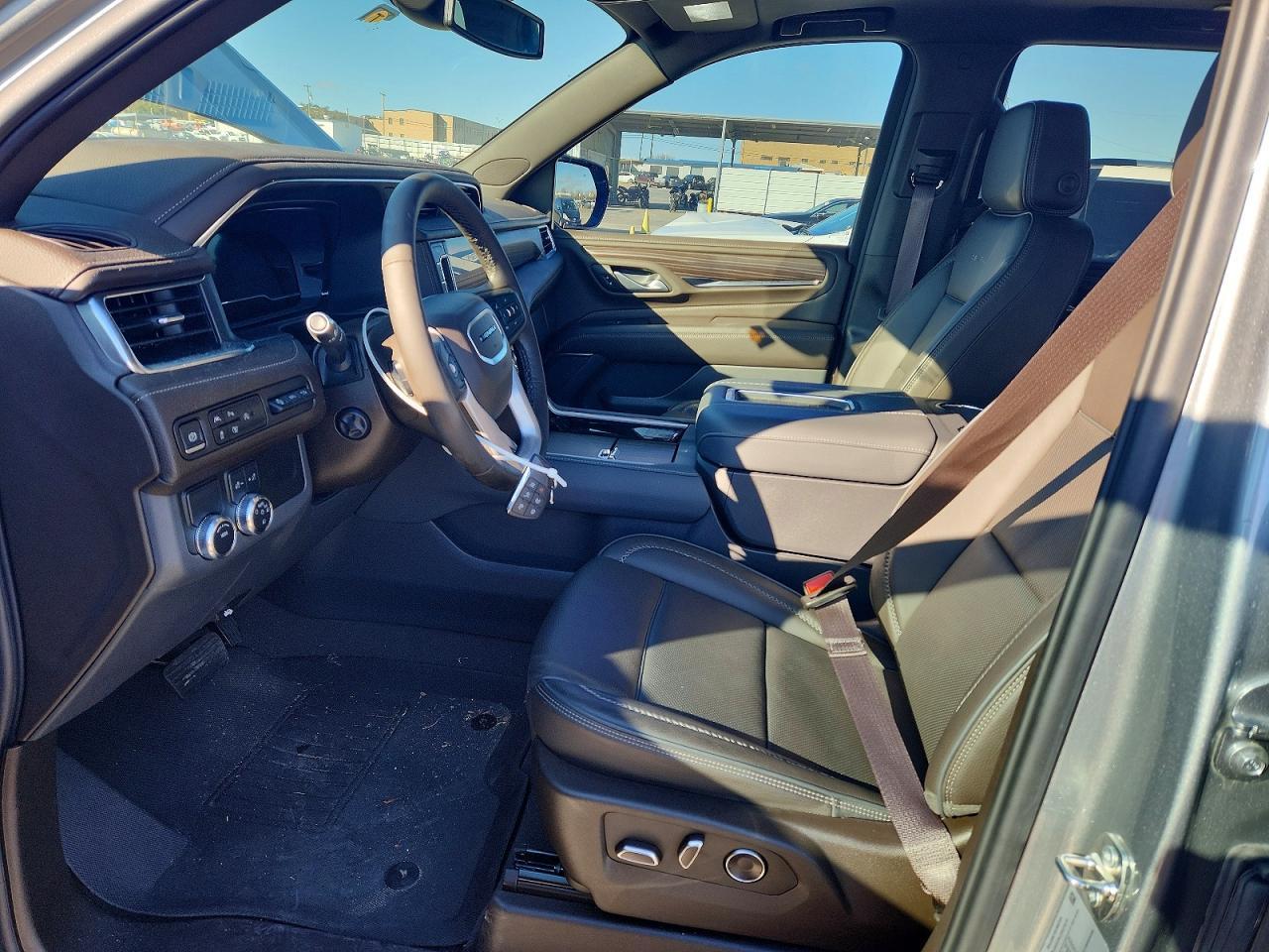 2024 GMC Yukon Denali - Фото 7