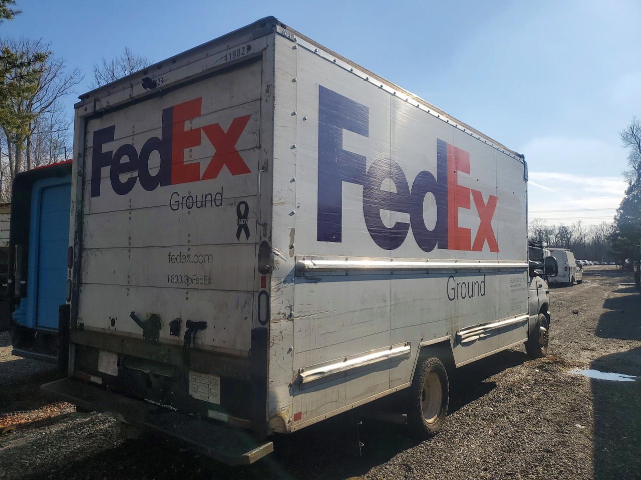 2015 Ford E350 Box Truck - Фото 3