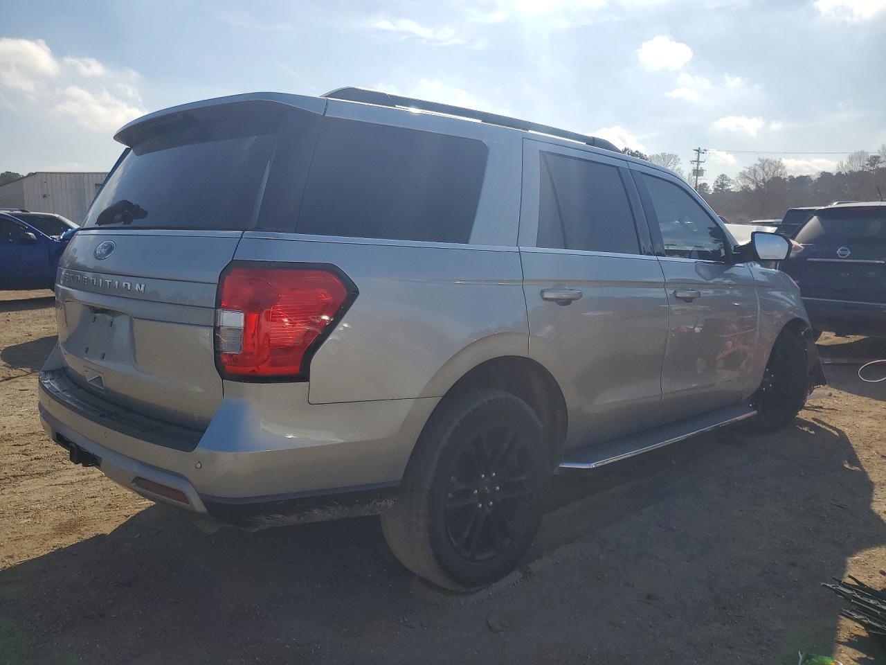 2022 Ford Expedition Xlt - Фото 3