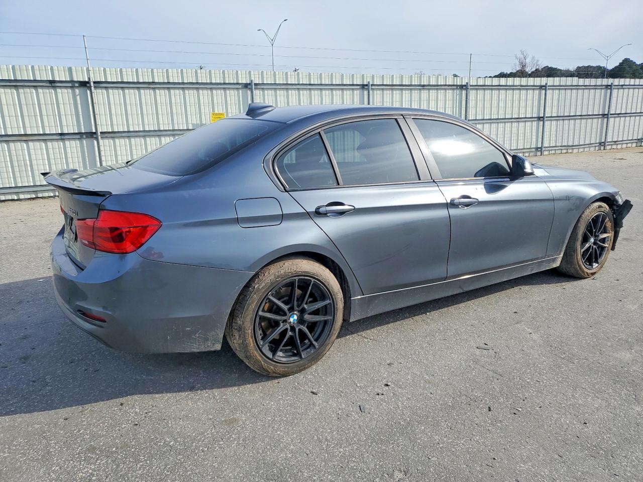 2016 BMW 320 Xi - Фото 3