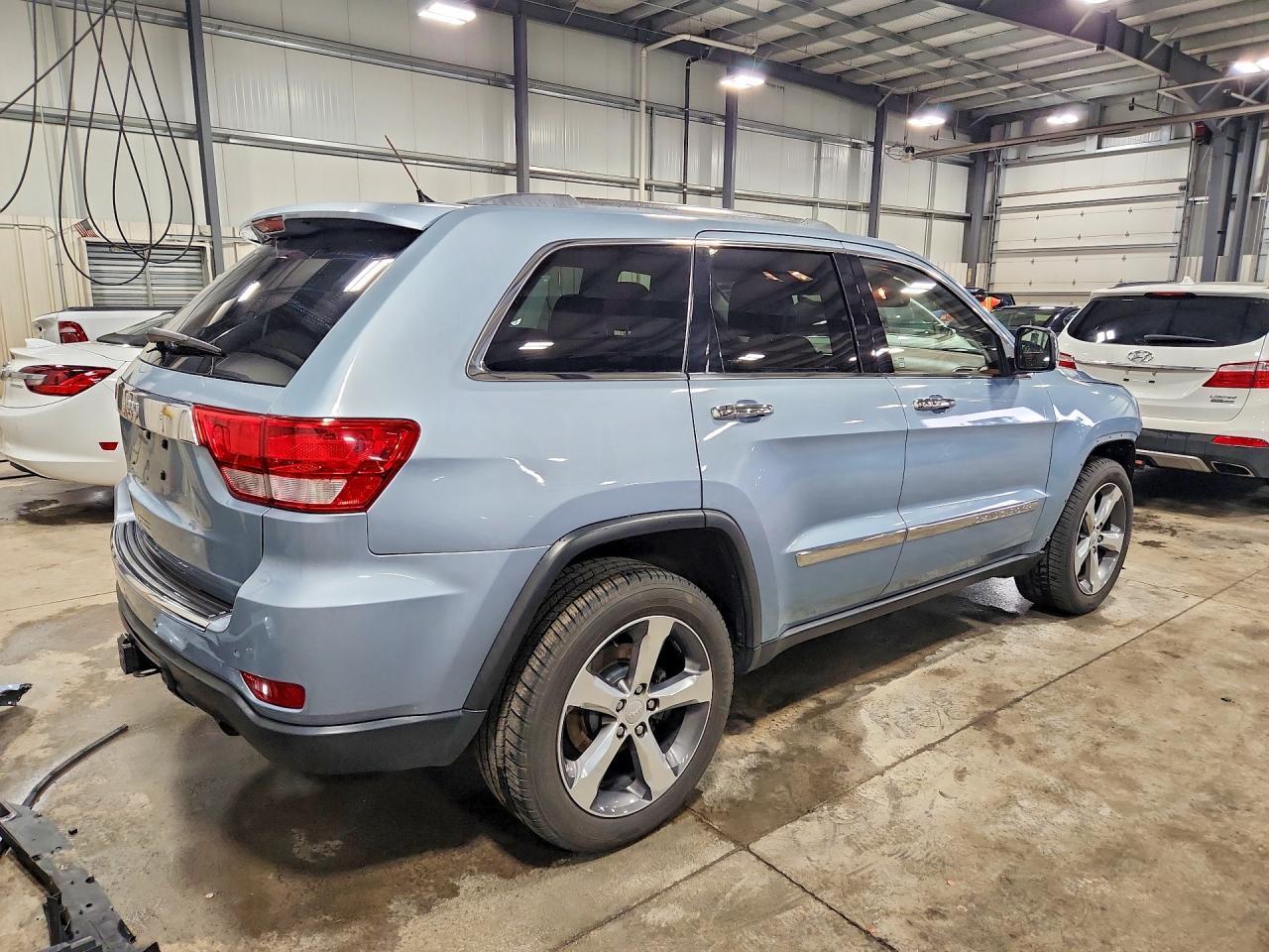 2012 Jeep Grand Cherokee Overland - Фото 3