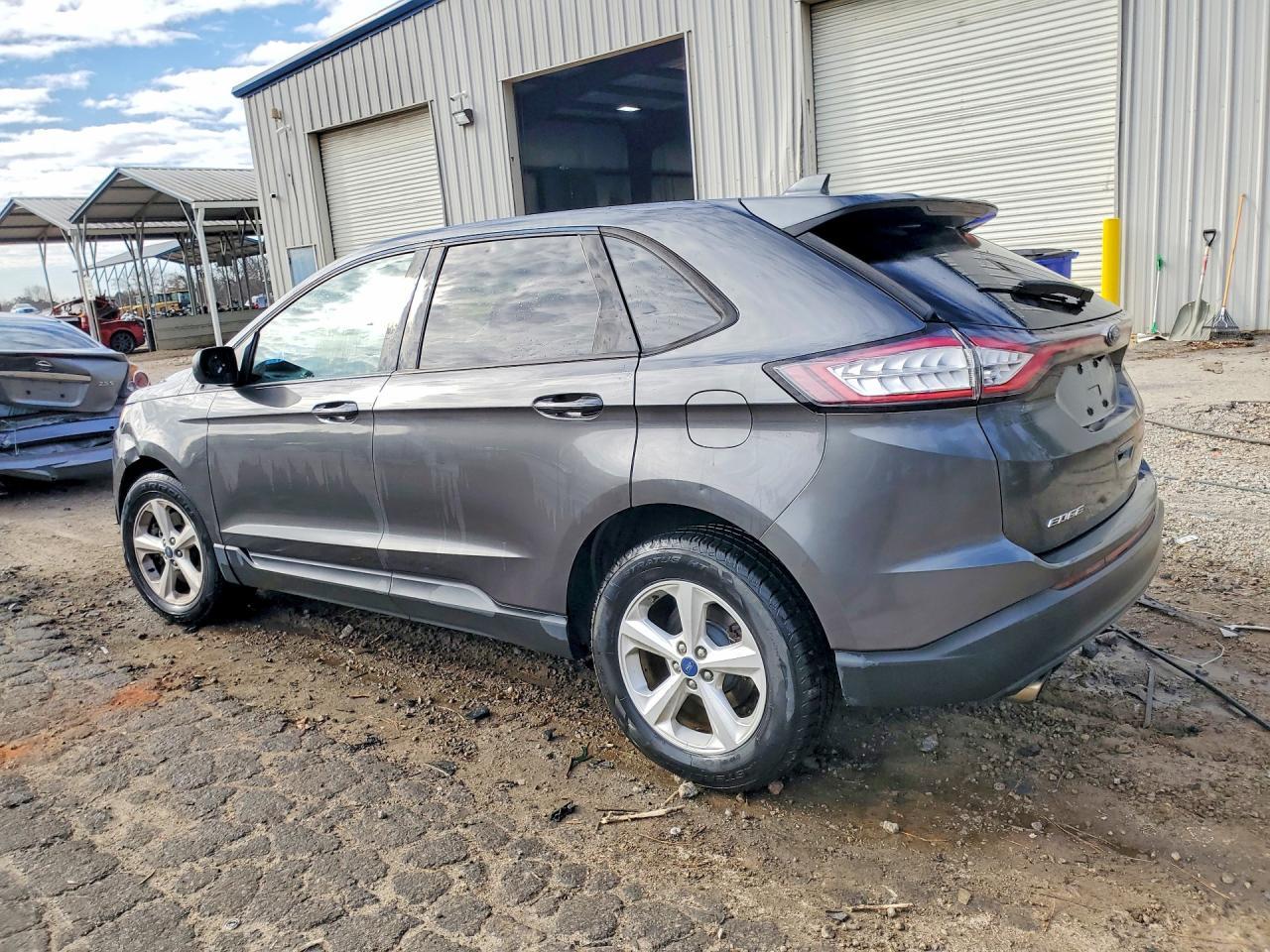 2015 Ford Edge Se - Image 2