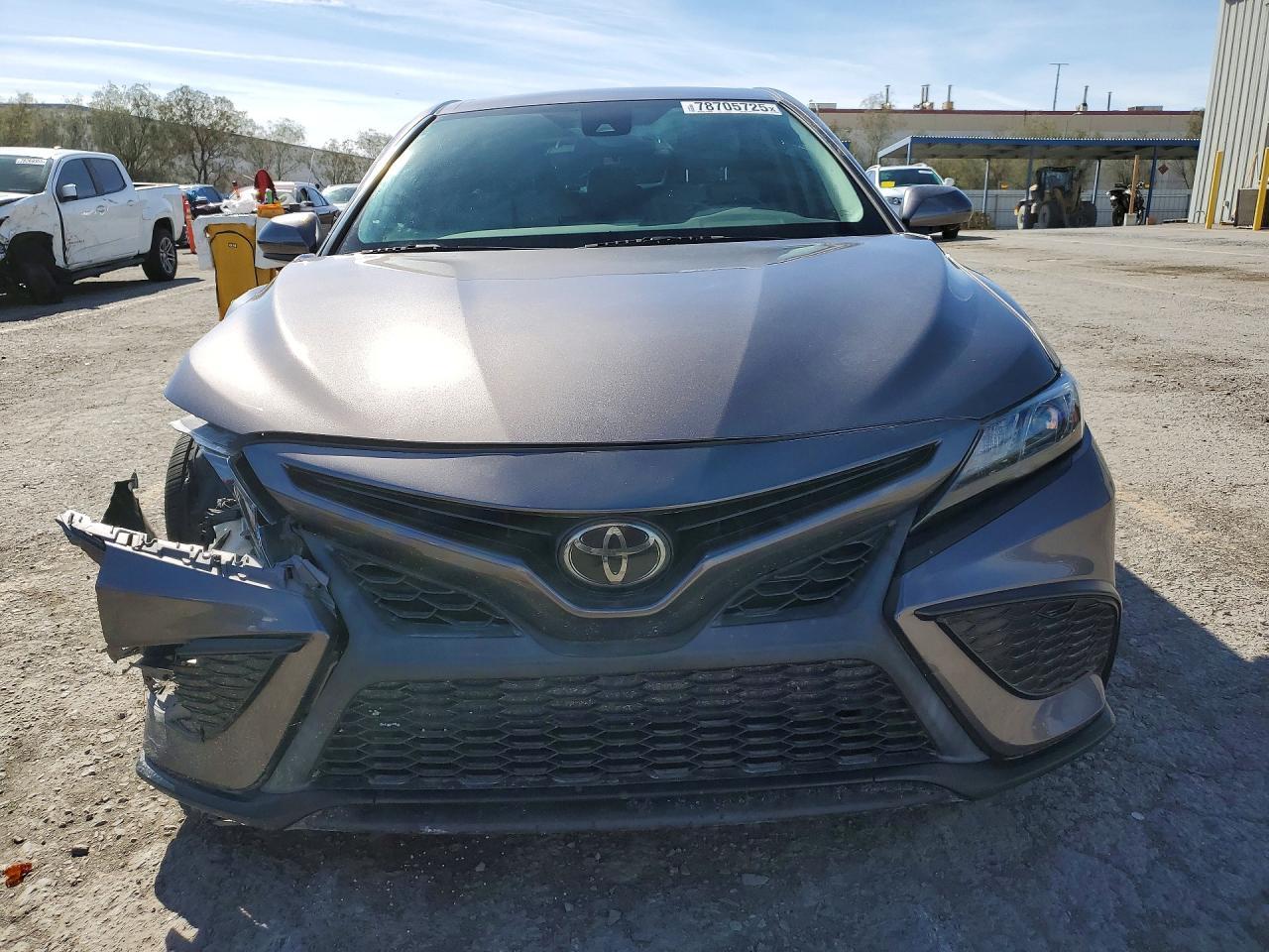 2021 Toyota Camry Se - Image 5
