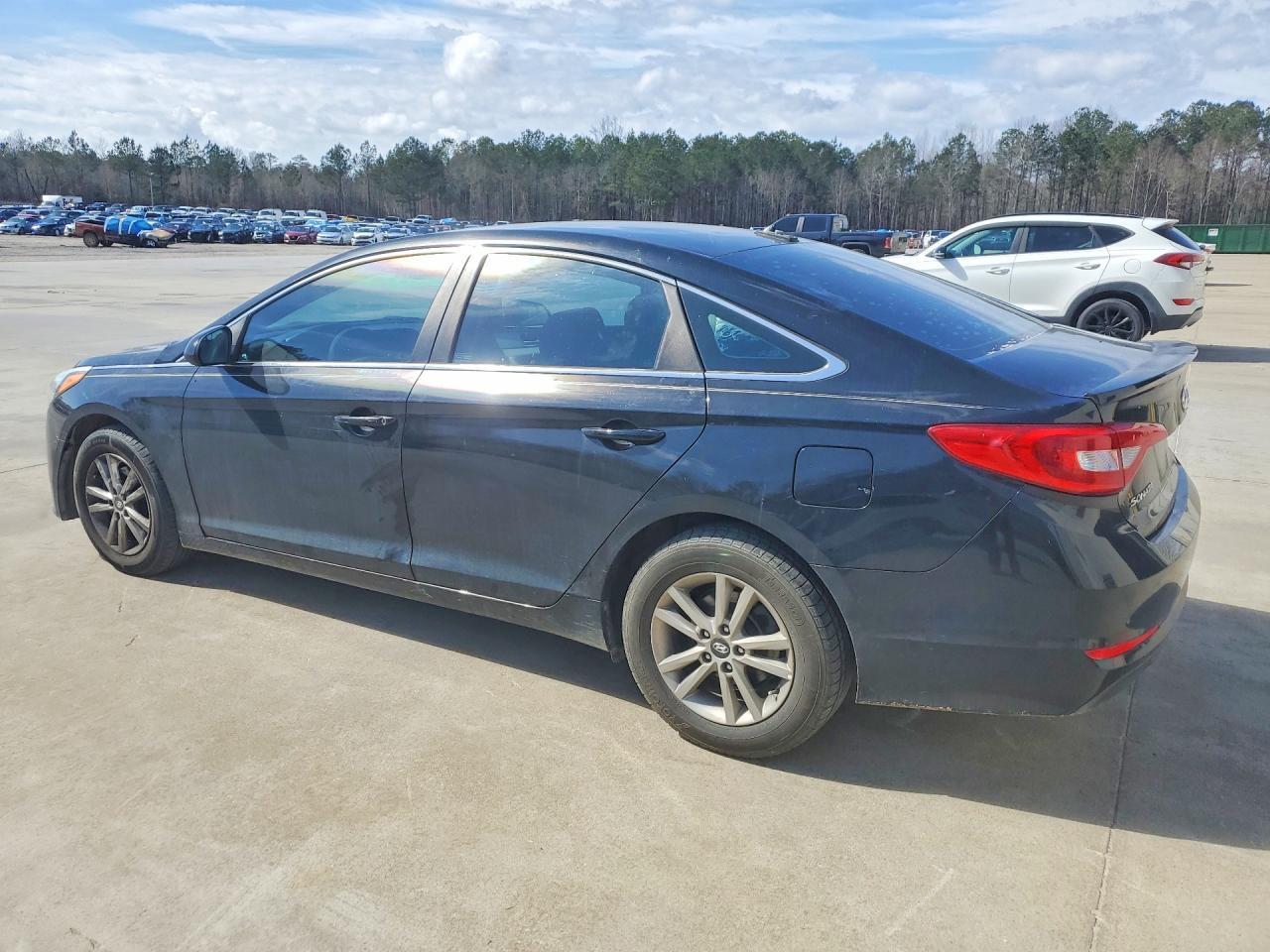 2017 Hyundai Sonata Se - Фото 2