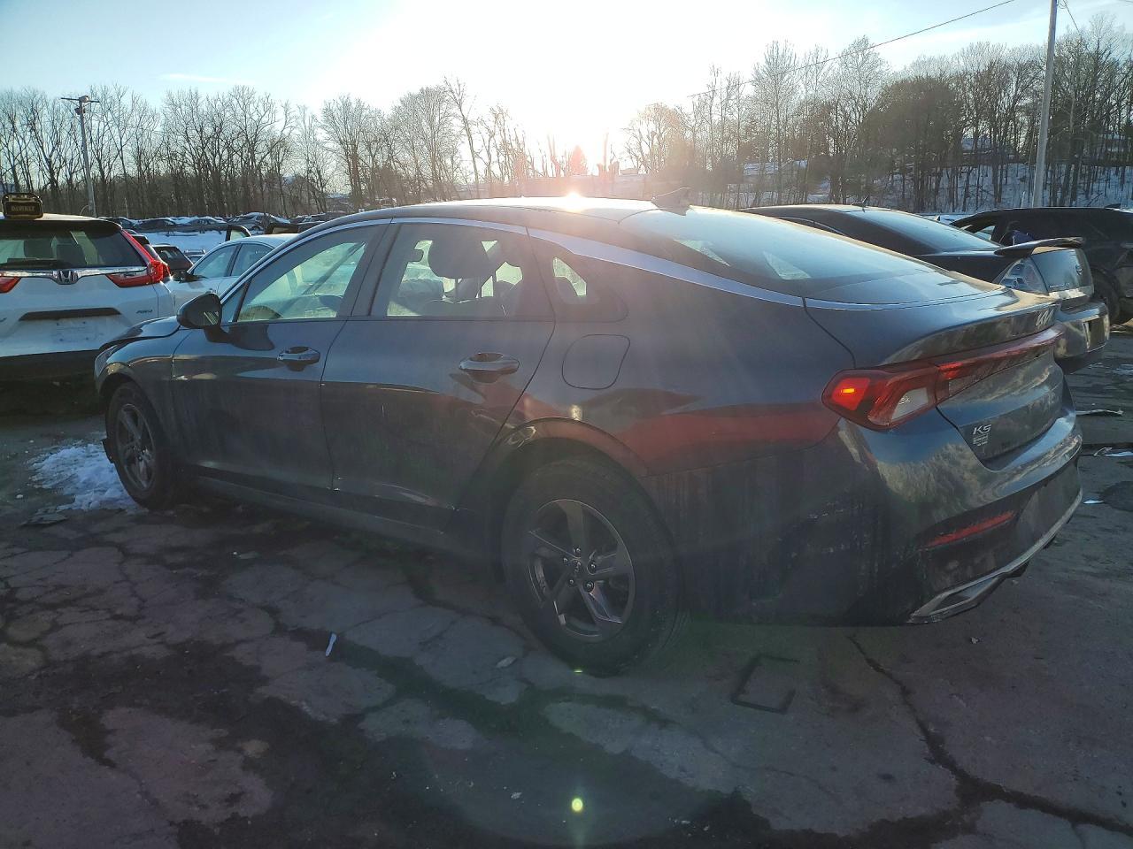 2022 Kia K5 Lxs - Фото 2