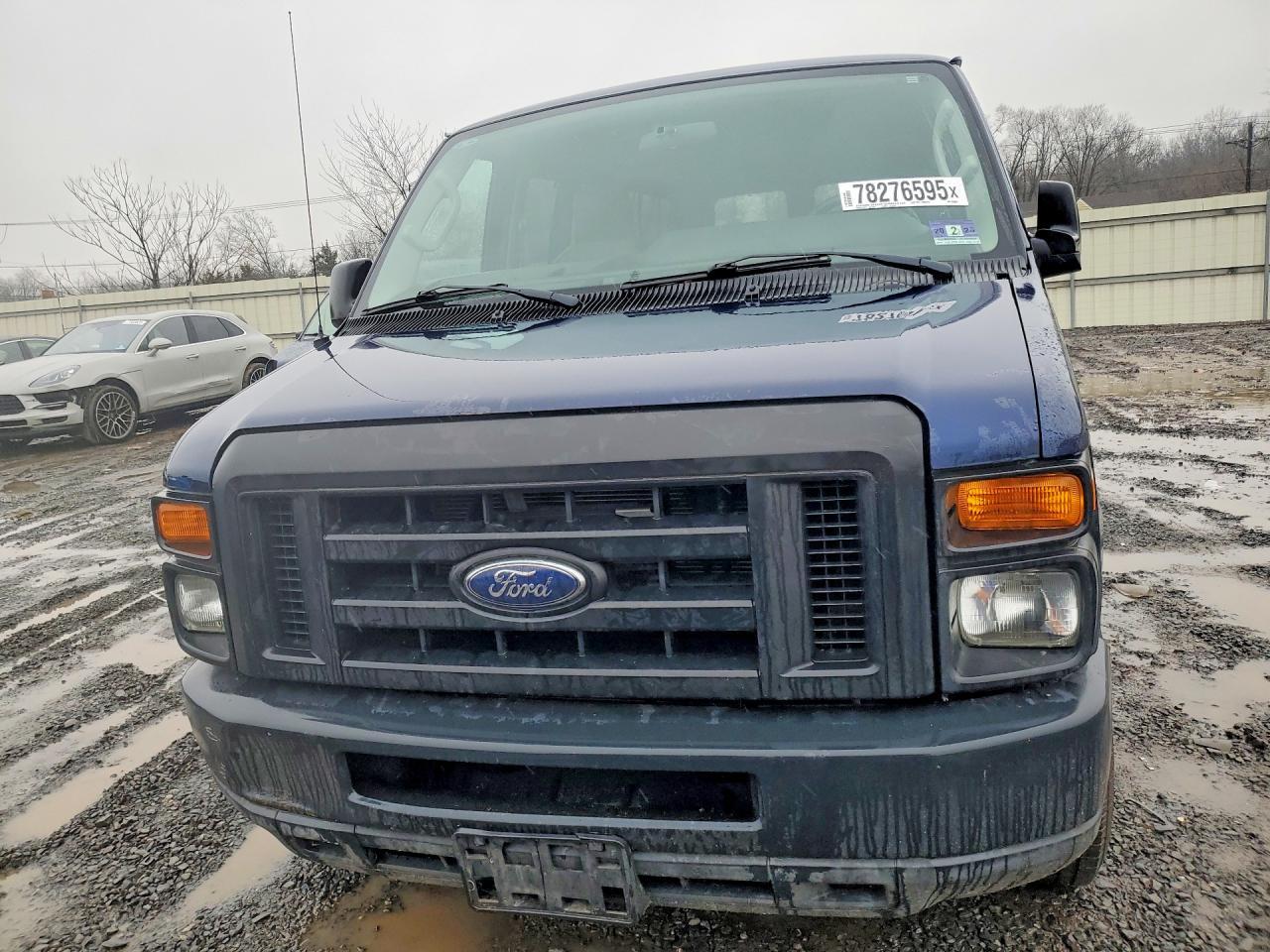 2011 Ford Econoline E350 Super Duty Wagon - Фото 5
