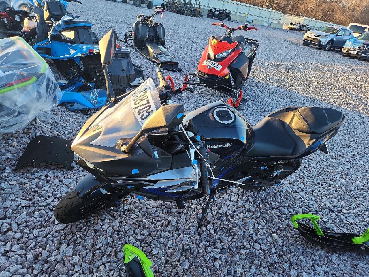 2025 Kawasaki Ex500 - Фото 3