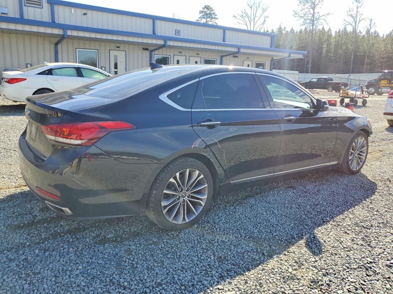 2015 Hyundai Genesis 3.8L - Фото 3