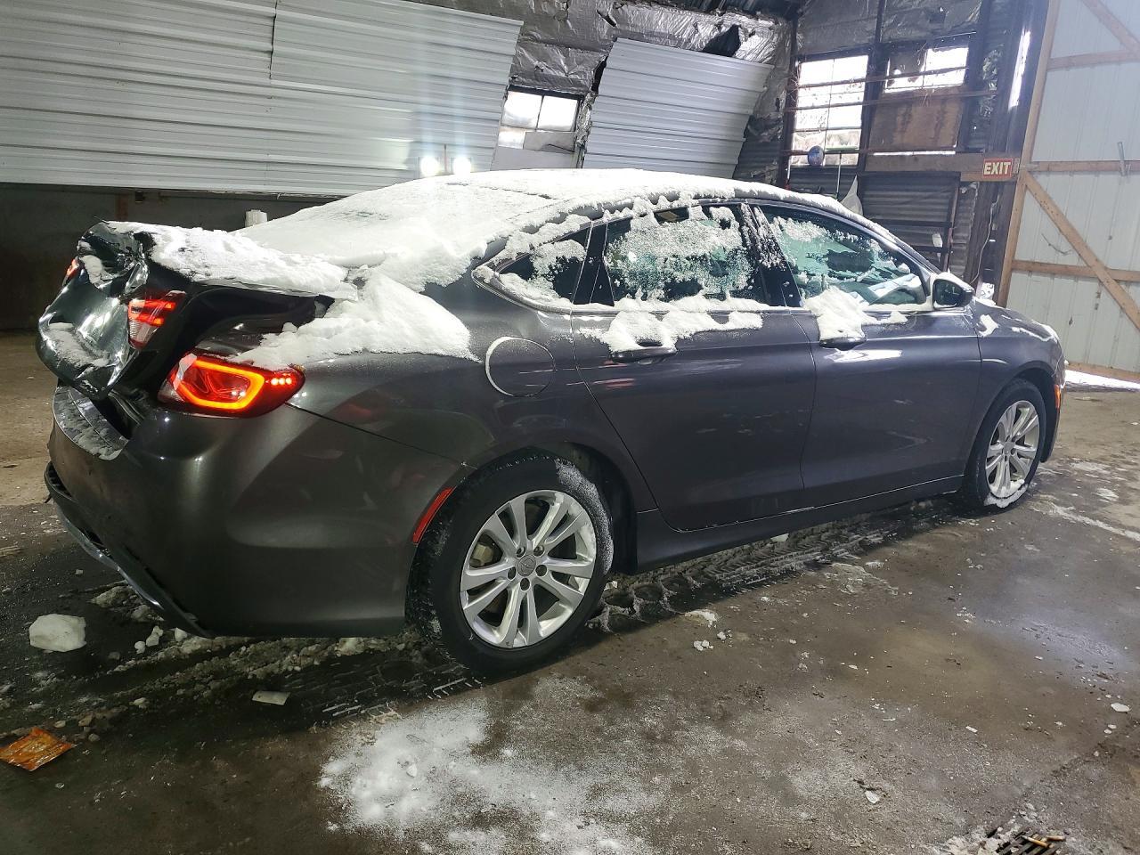 2015 Chrysler 200 Limited - Image 3
