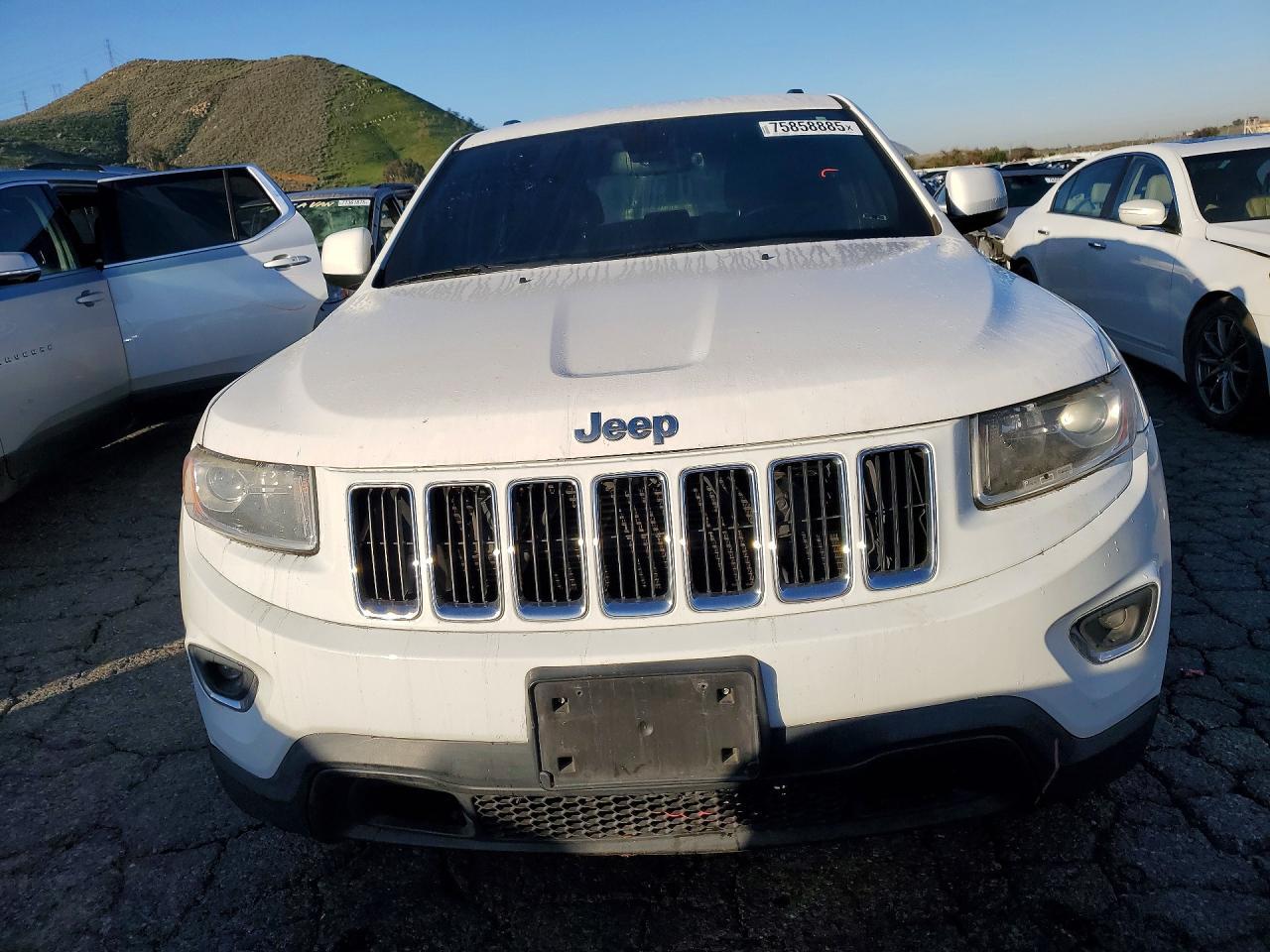 2016 Jeep Grand Cherokee Laredo - Image 5