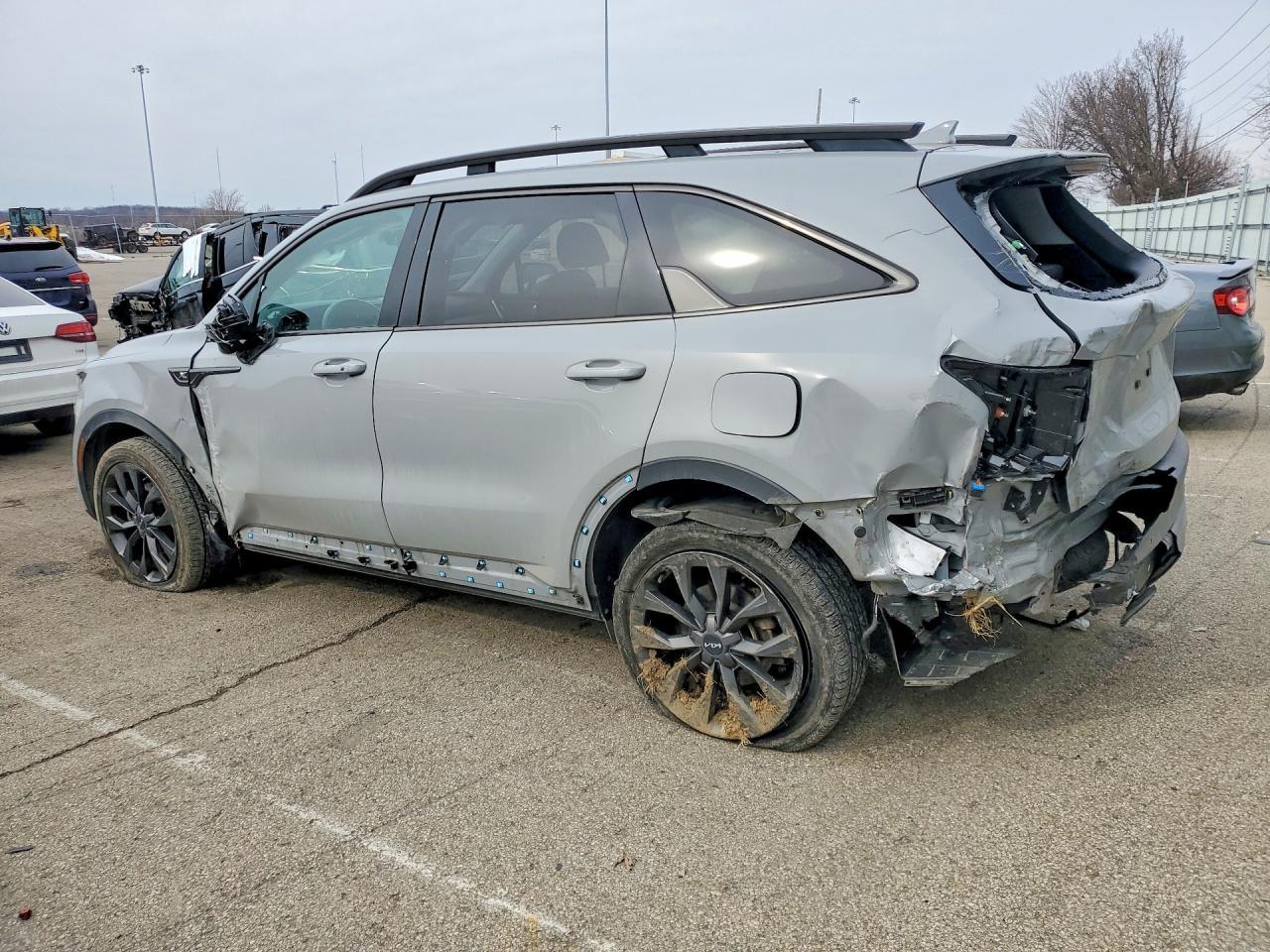 2023 Kia Sorento X-Line Ex - Image 2