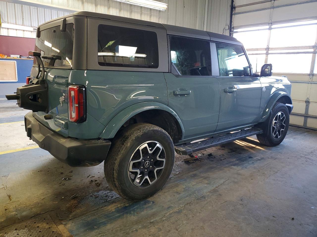 2022 Ford Bronco Base - Фото 3