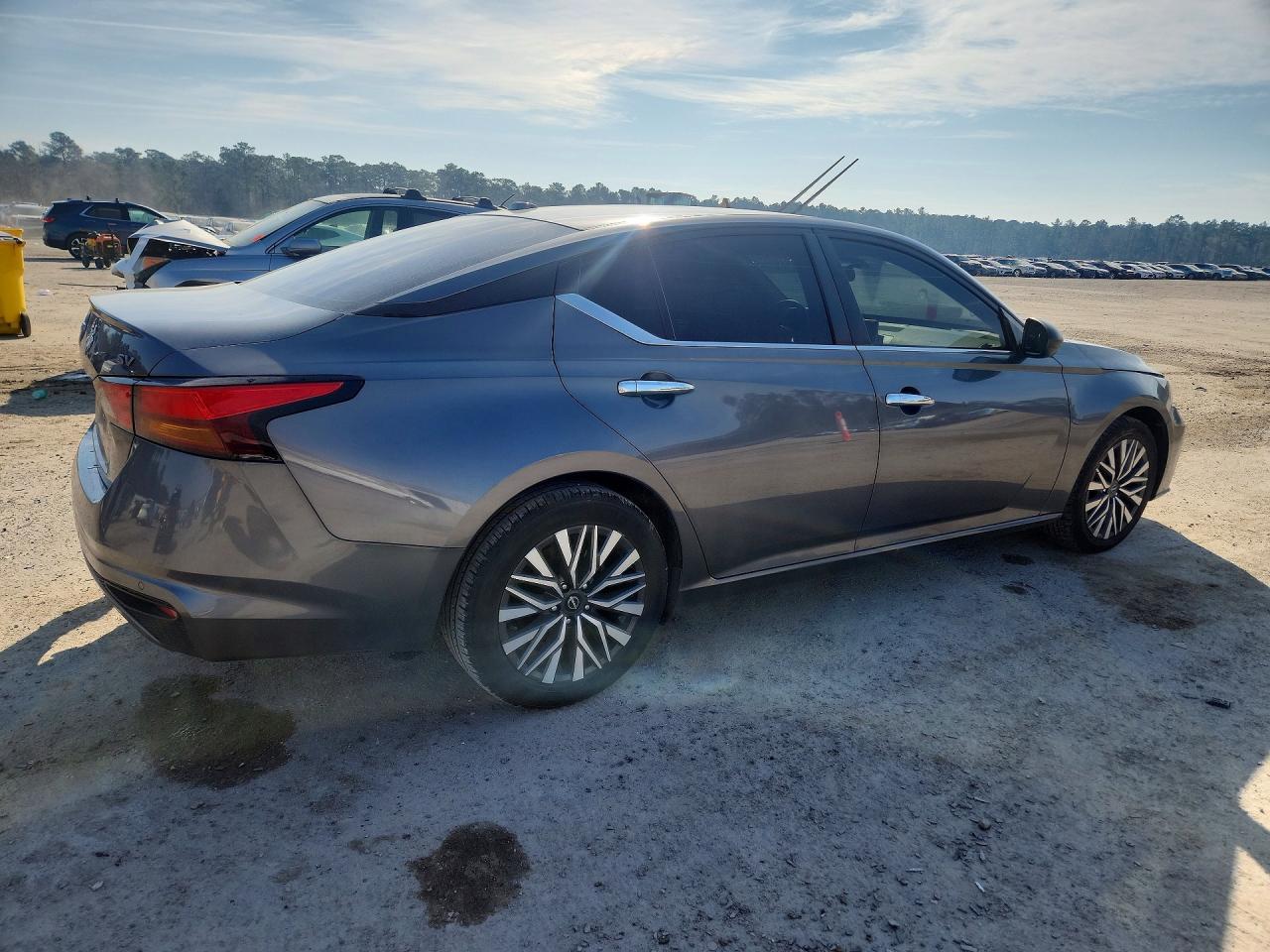 2024 Nissan Altima - Image 3