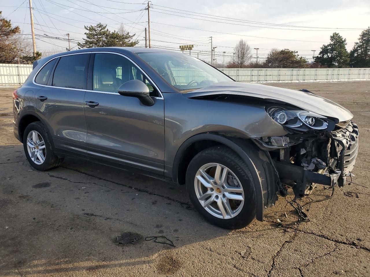 2017 Porsche Cayenne - Image 4