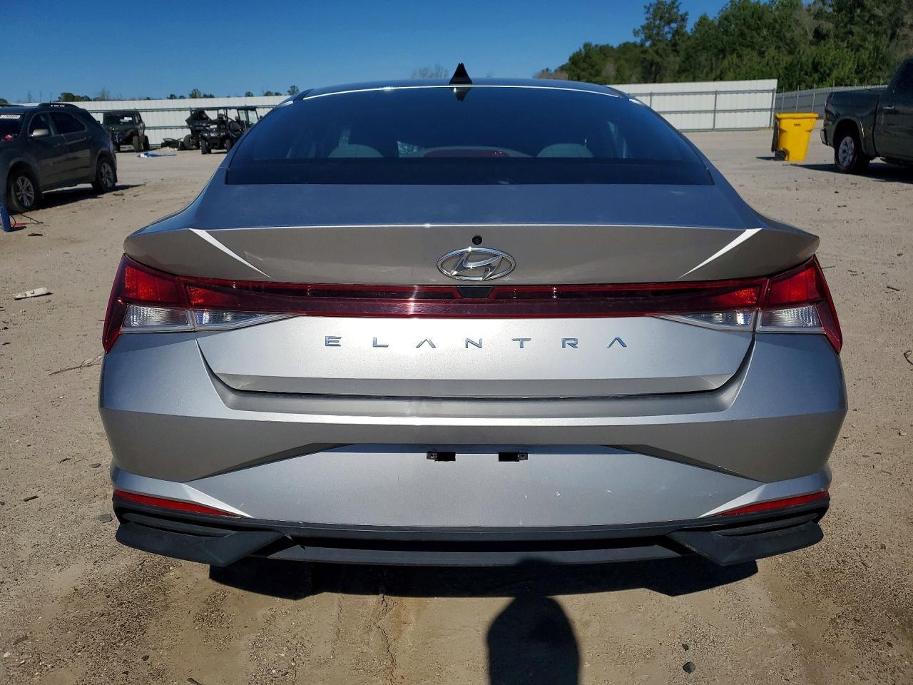2021 Hyundai Elantra Se - Фото 6