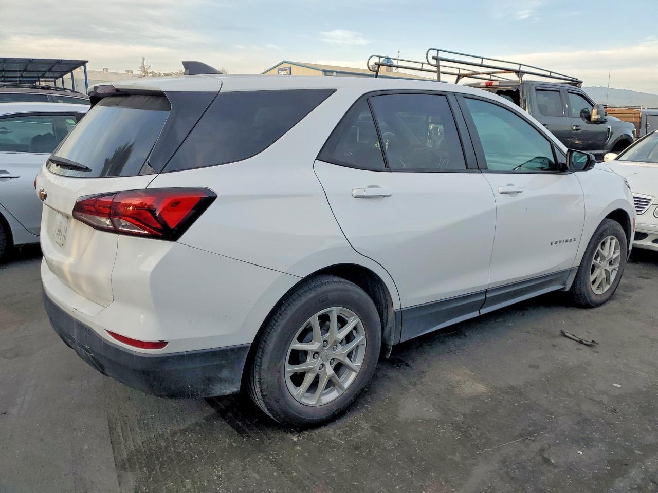 2024 Chevrolet Equinox Ls - Image 3