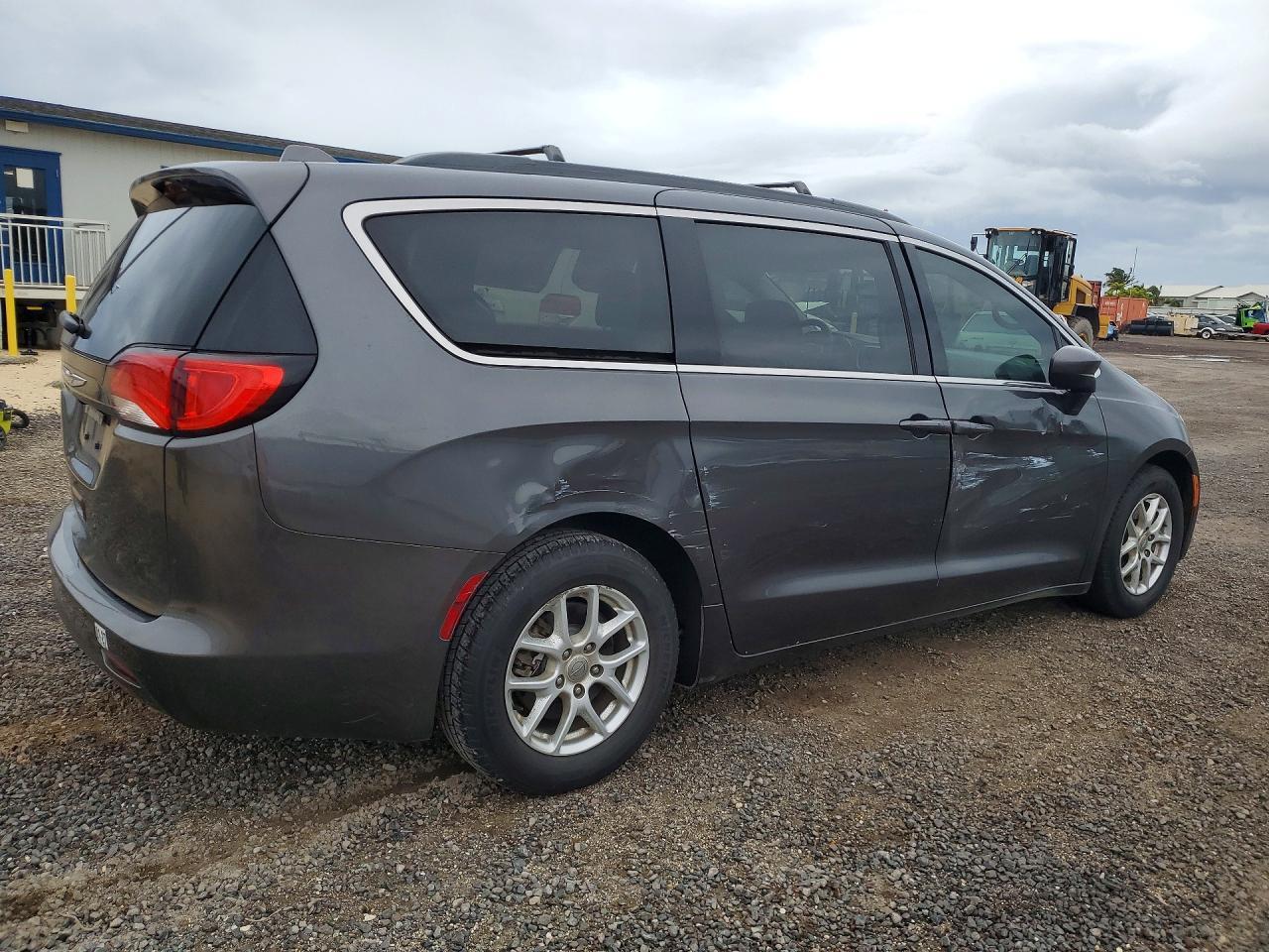2017 Chrysler Pacifica Touring - Фото 3