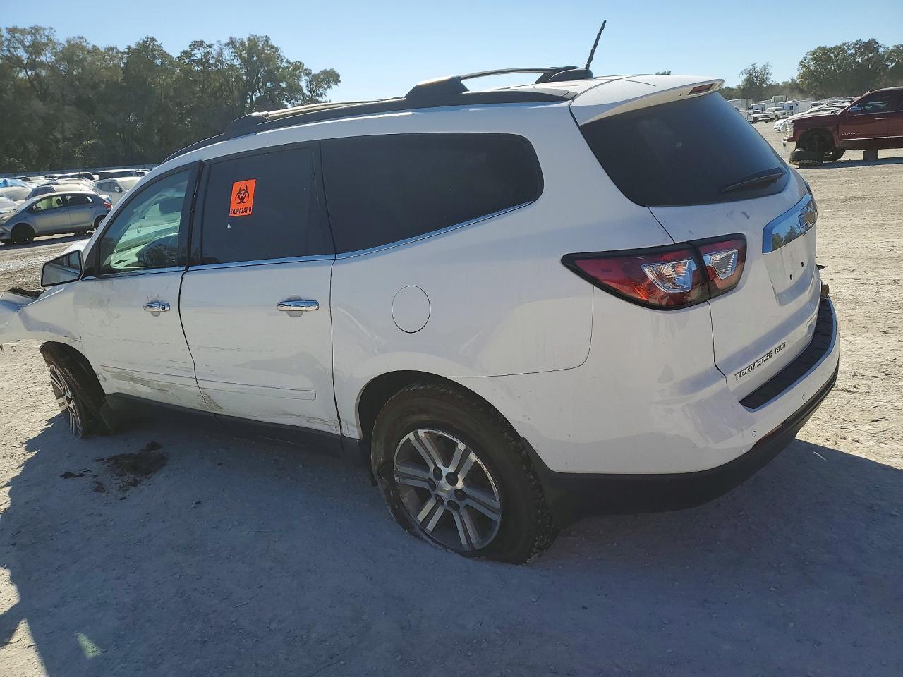 2017 Chevrolet Traverse Lt - Фото 2