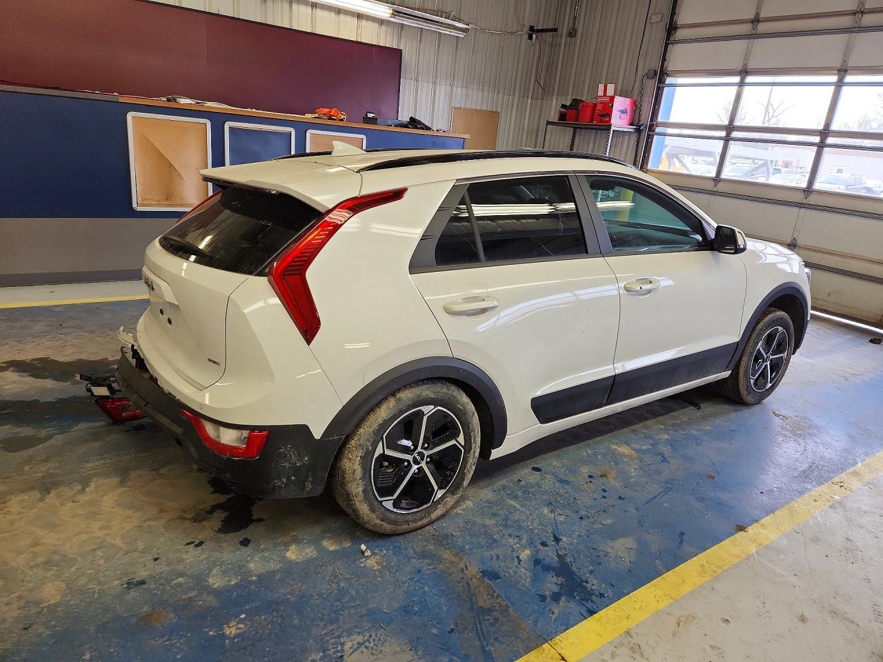 2024 Kia Niro Plug-In Hybrid Ex - Фото 3