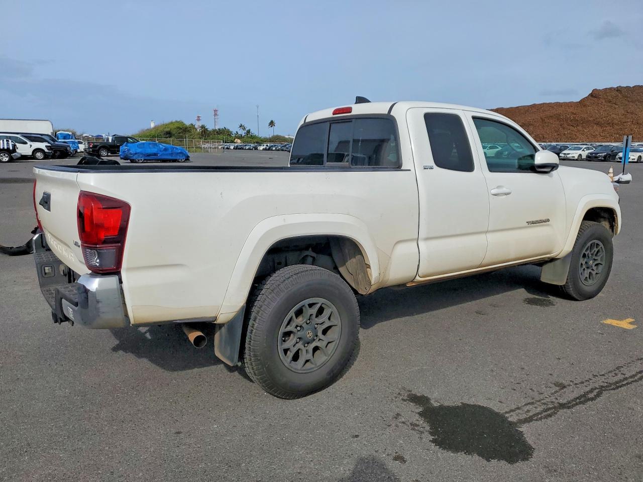 2021 Toyota Tacoma - Image 3