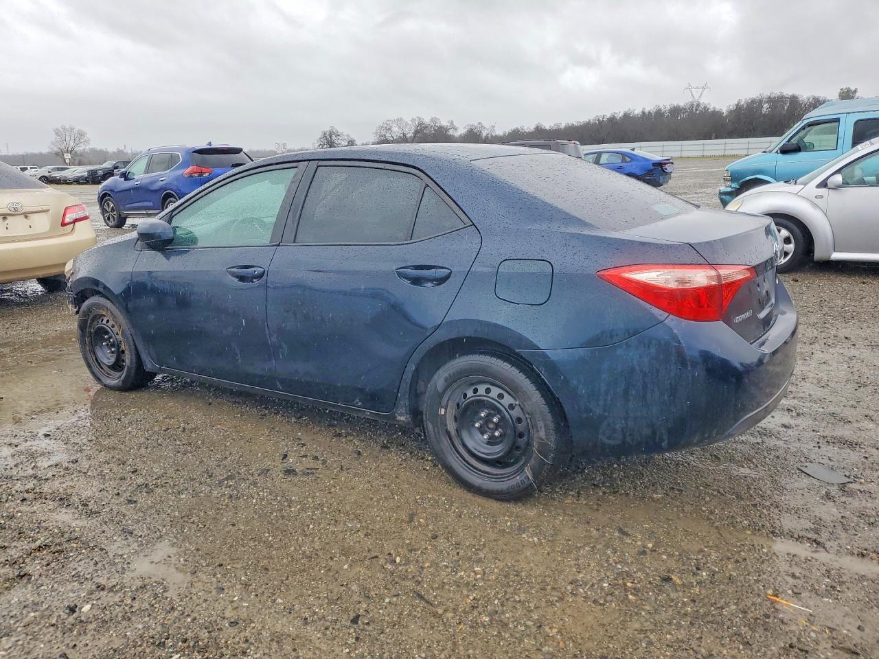 2019 Toyota Corolla L - Фото 2