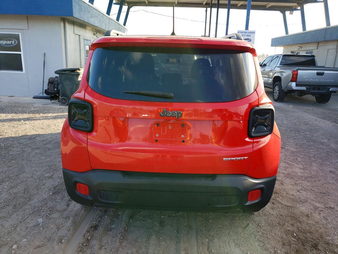 2017 Jeep Renegade Sport - Image 6