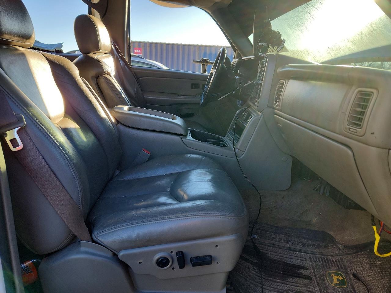 2004 Chevrolet Silverado C2500 Heavy Duty - Фото 7