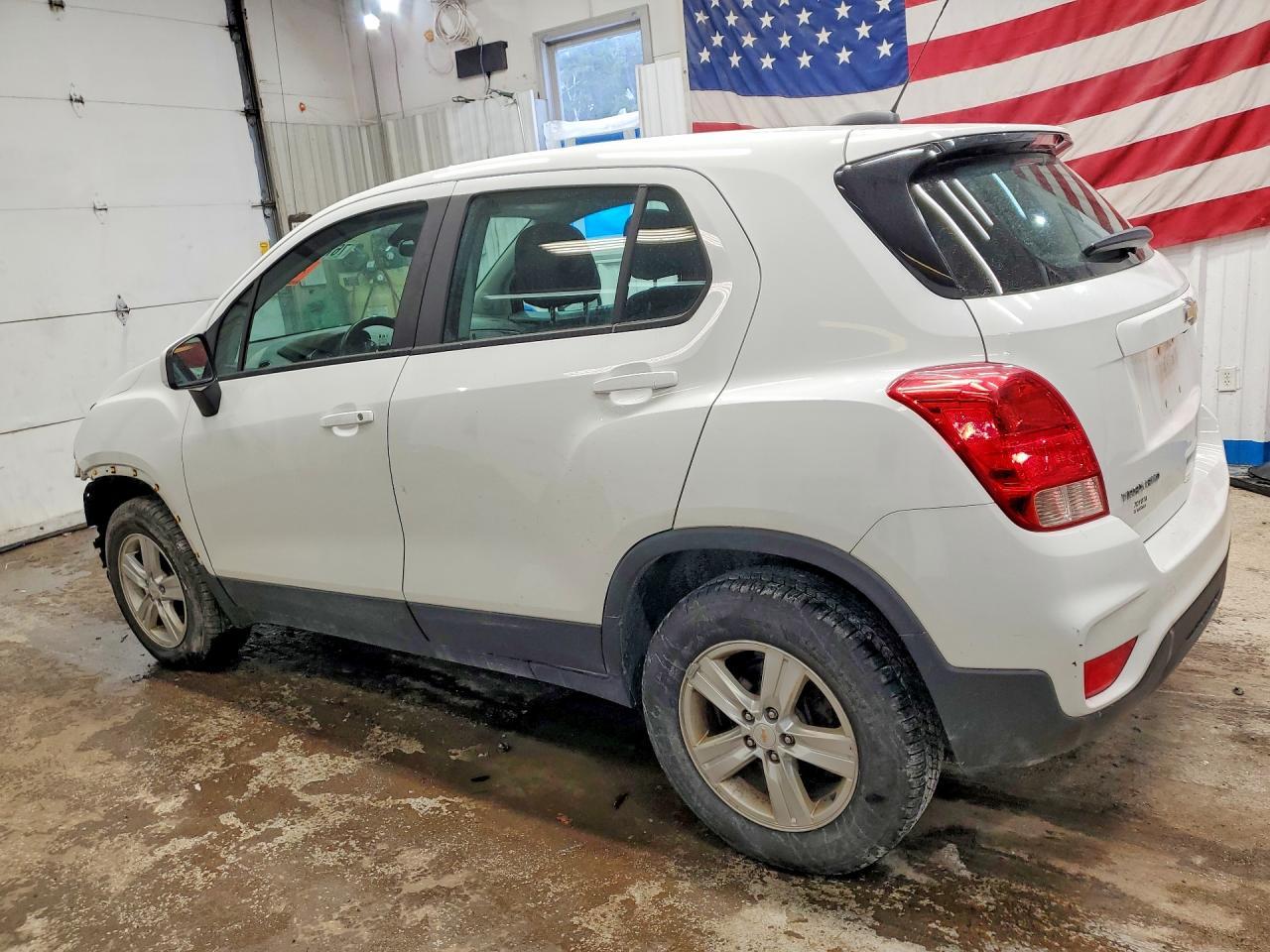 2017 Chevrolet Trax Ls - Image 2