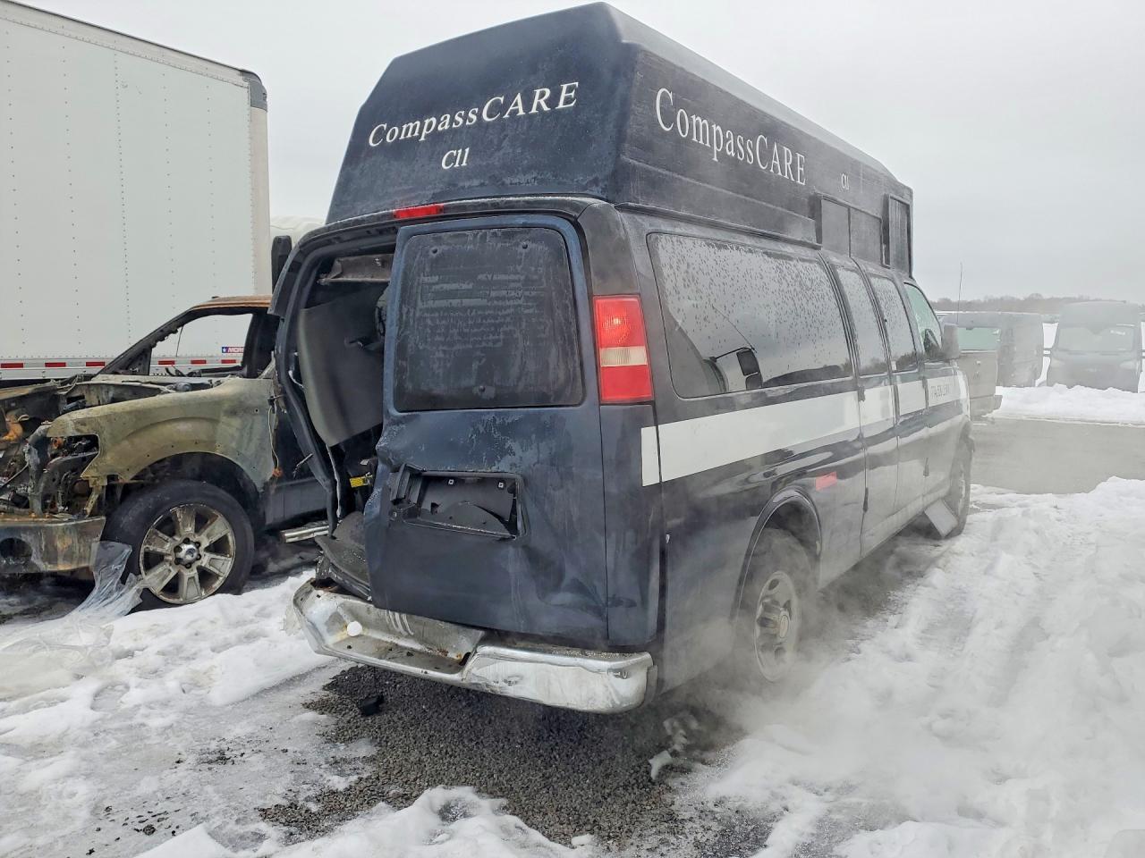 2013 Chevrolet Express G3500 Lt - Image 3