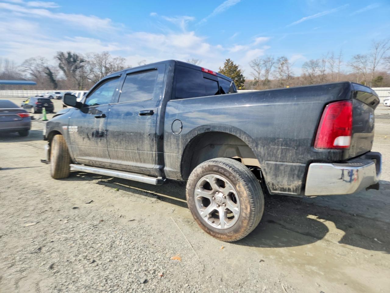 2020 Ram 1500 Classic Warlock - Фото 2