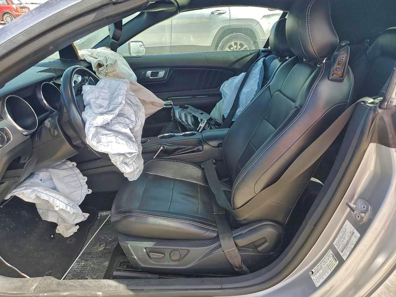 2020 Ford Mustang - Фото 7