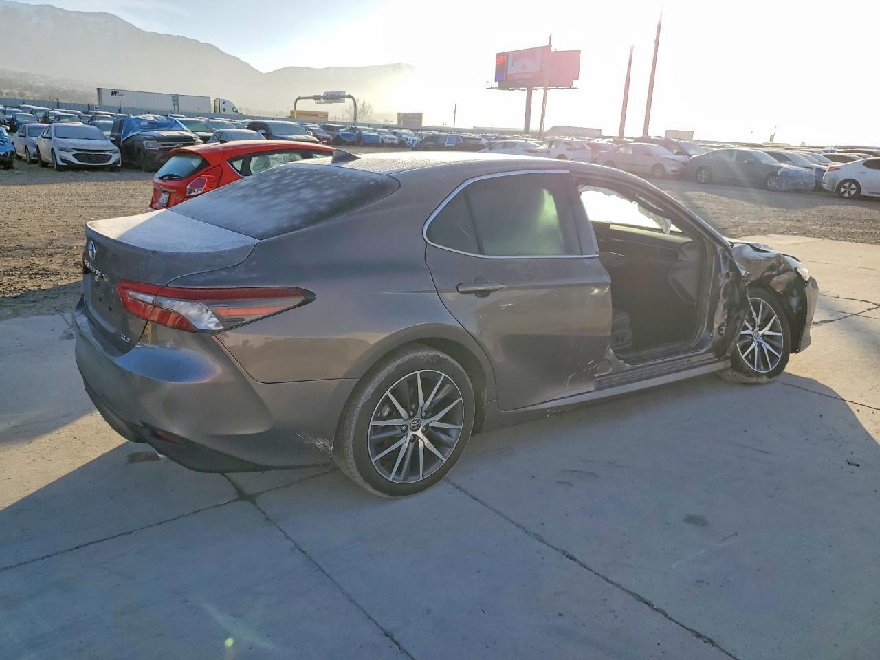 2024 Toyota Camry Xle - Фото 3