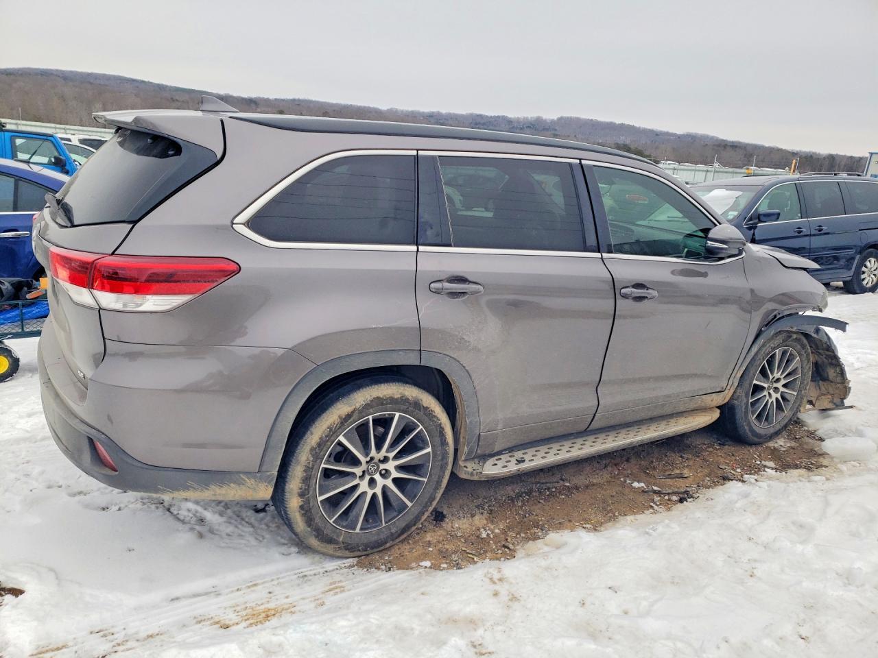 2018 Toyota Highlander Se - Image 3