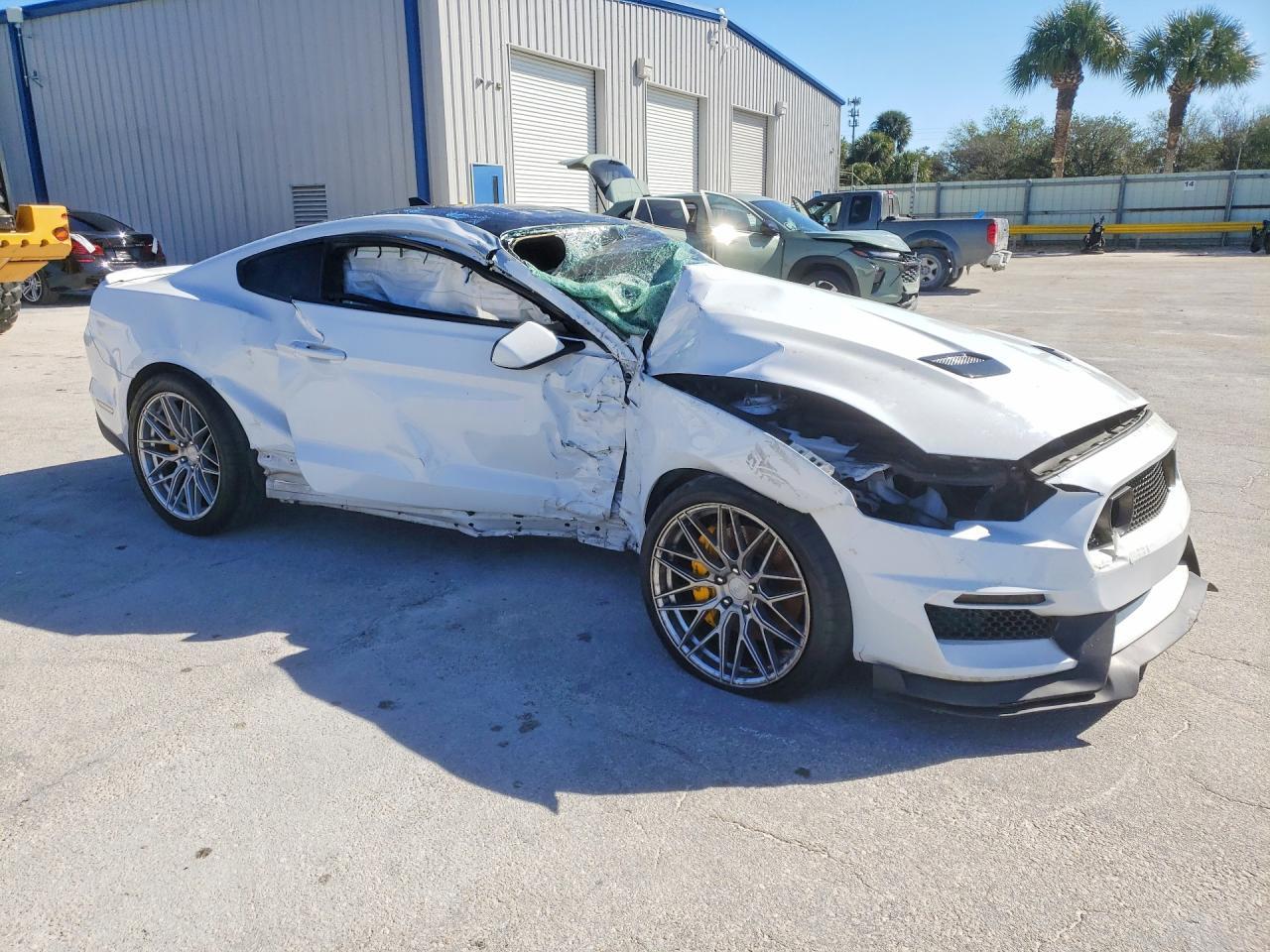 2022 Ford Mustang Gt - Image 4