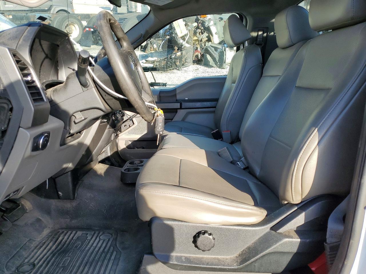 2019 Ford F350 Super Duty Utility / Service Truck - Image 7