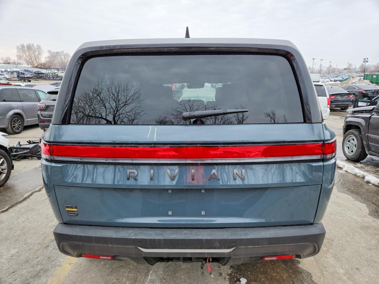 2026 Rivian R1S Premium - Фото 6