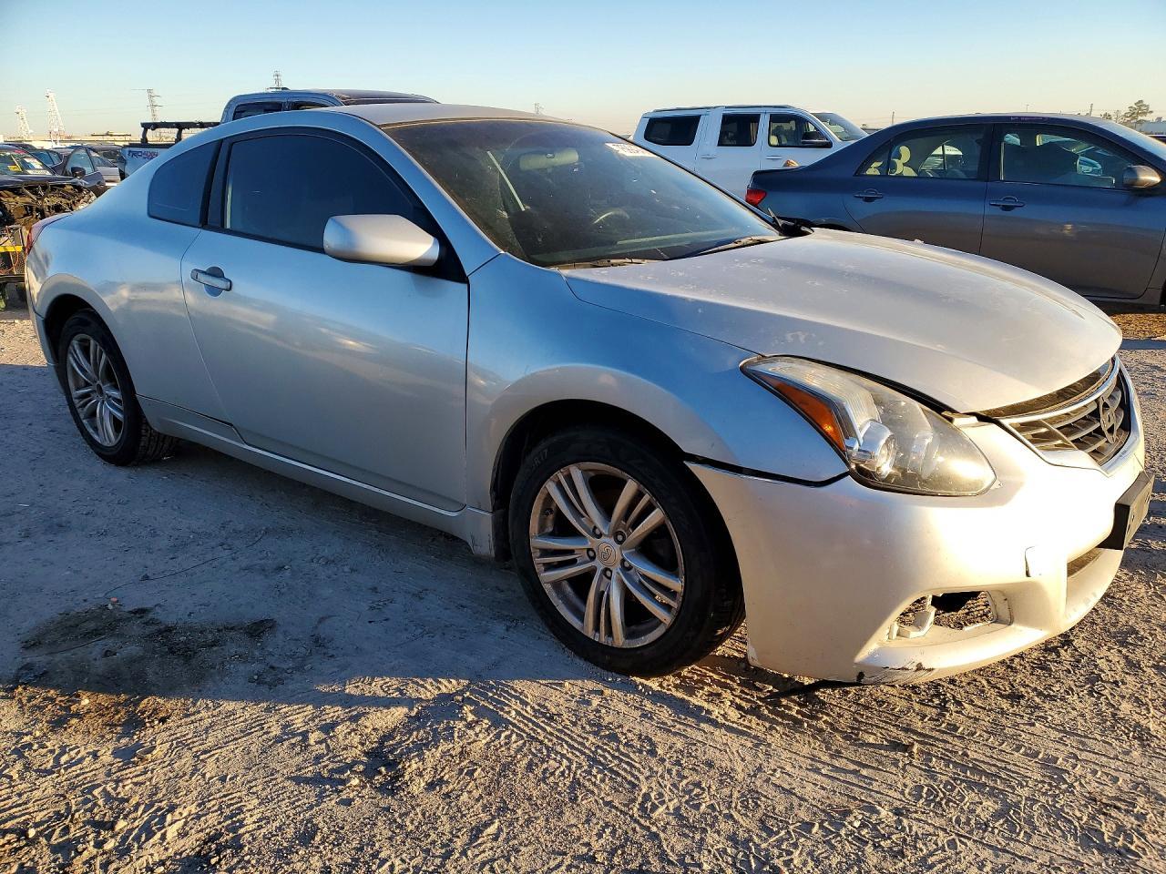 2010 Nissan Altima S - Фото 4