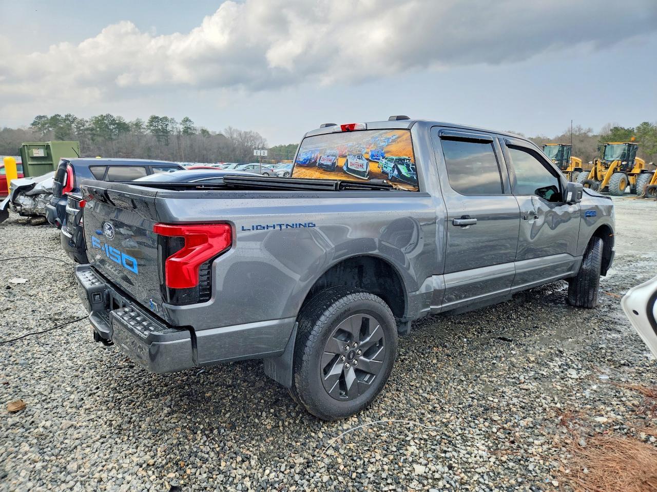 2025 Ford F150 Lightning Xlt - Фото 3