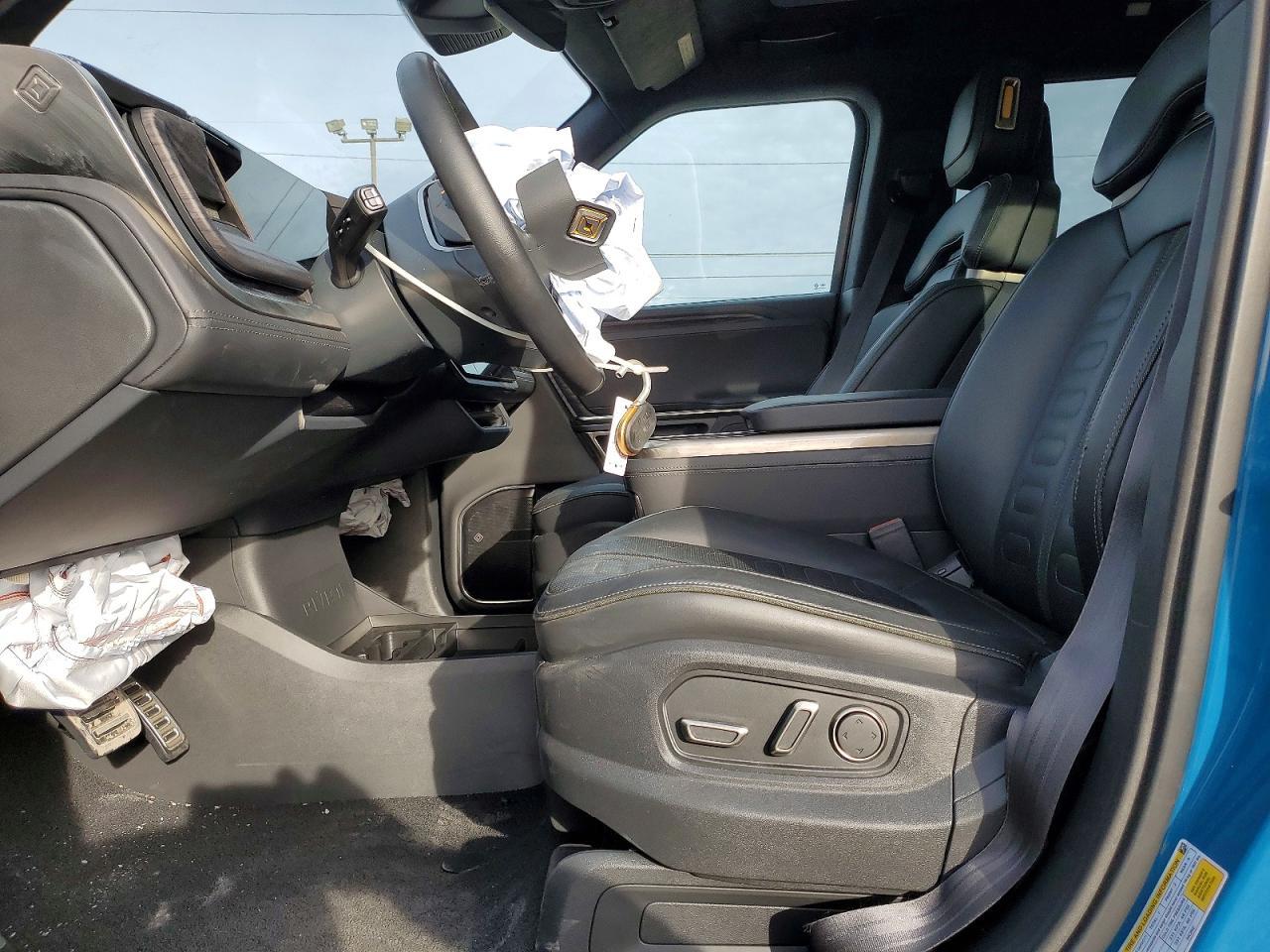 2023 Rivian R1S Adventure - Image 7