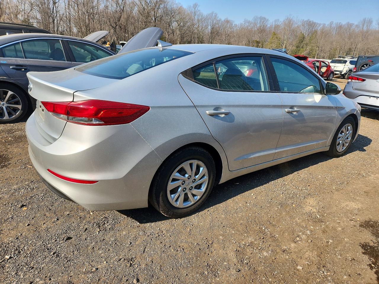 2017 Hyundai Elantra Se - Фото 3