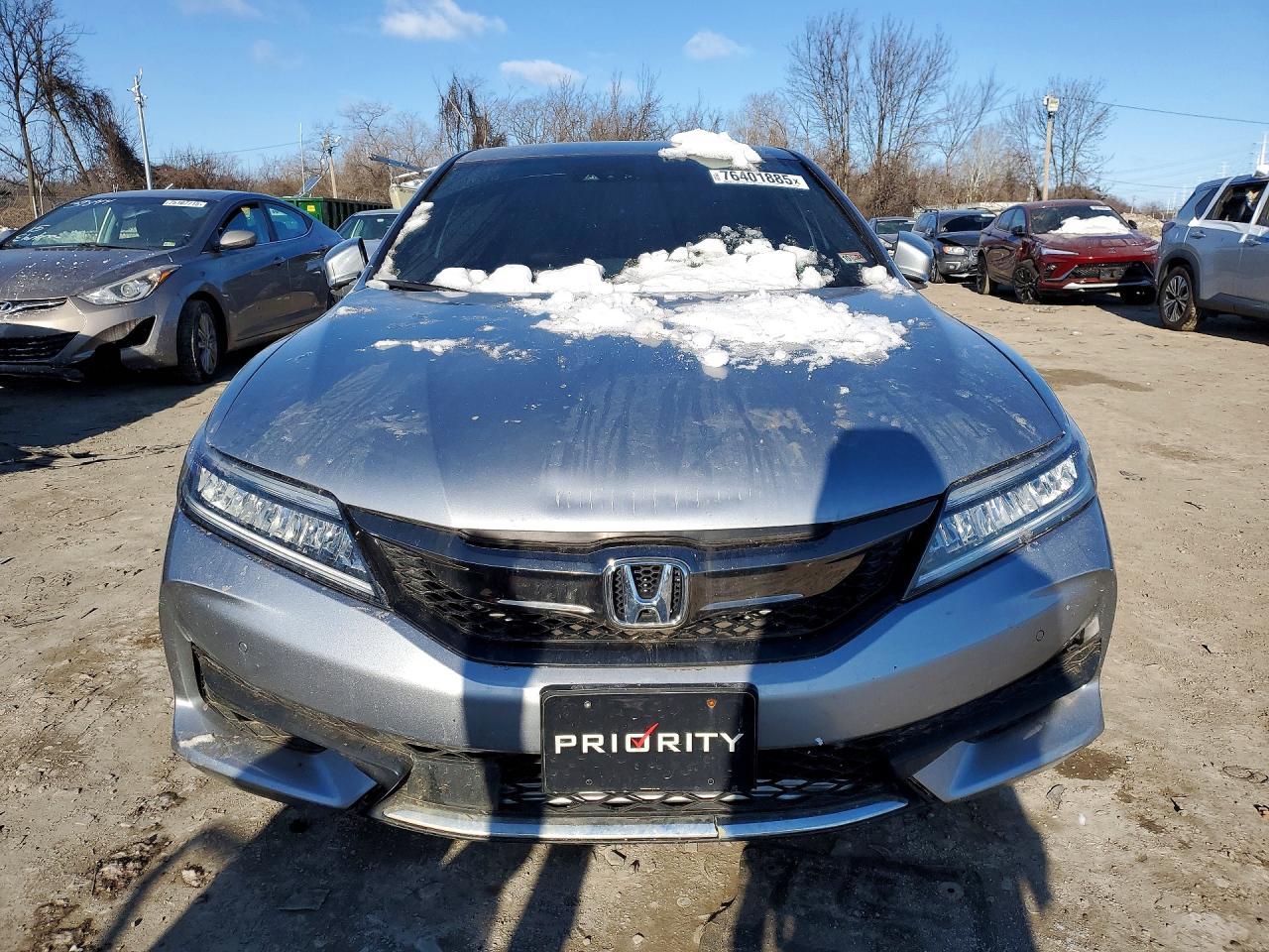 2017 Honda Accord Touring - Image 5