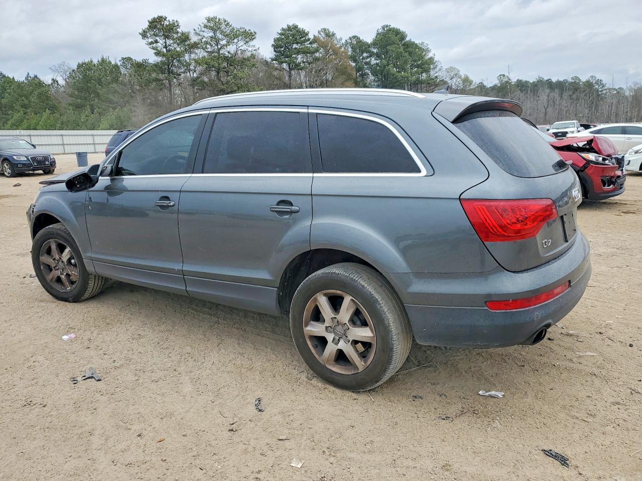 2013 Audi Q7 Premium Plus - Image 2