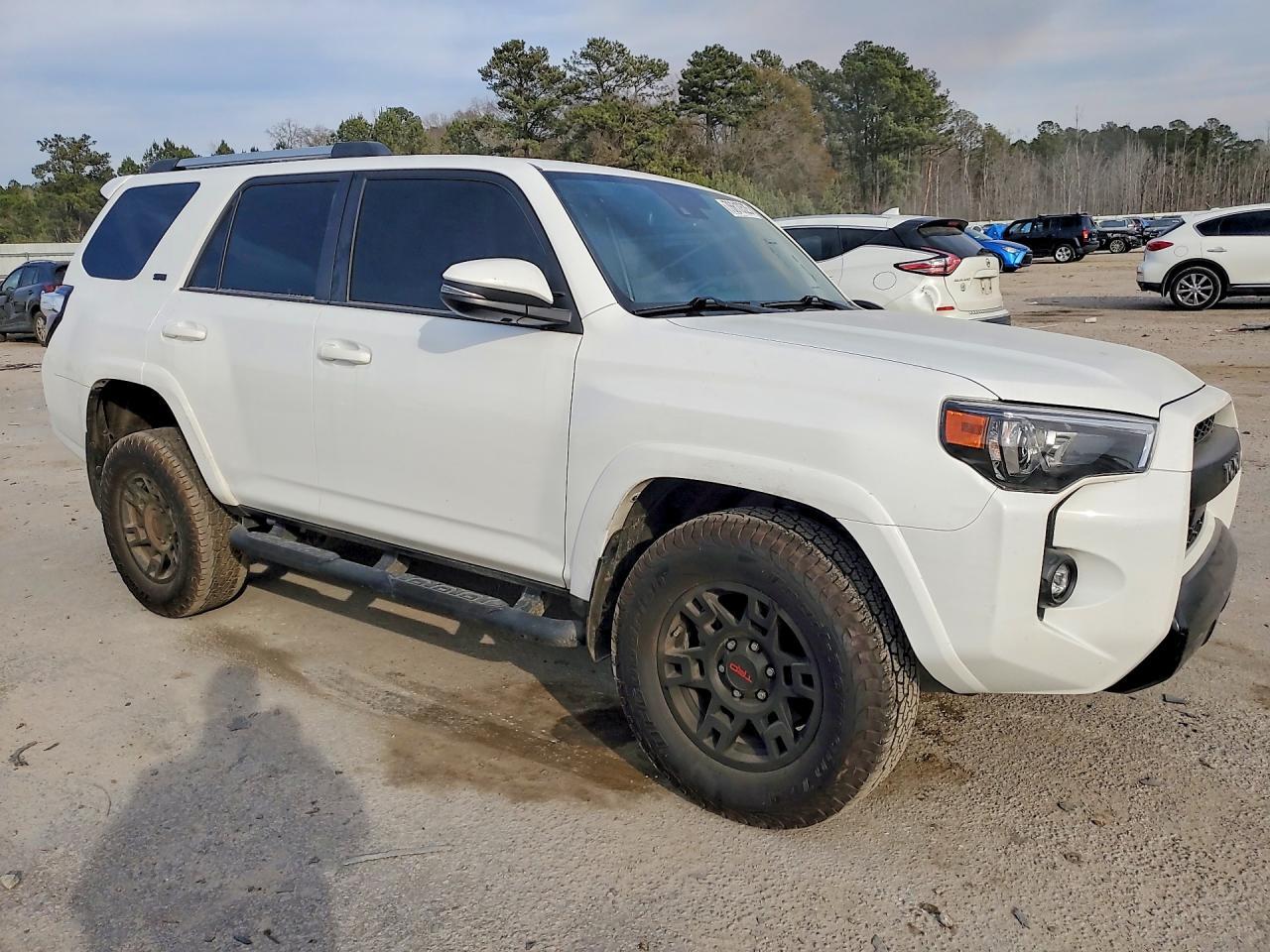 2022 Toyota 4Runner Sr5 Premium - Image 4