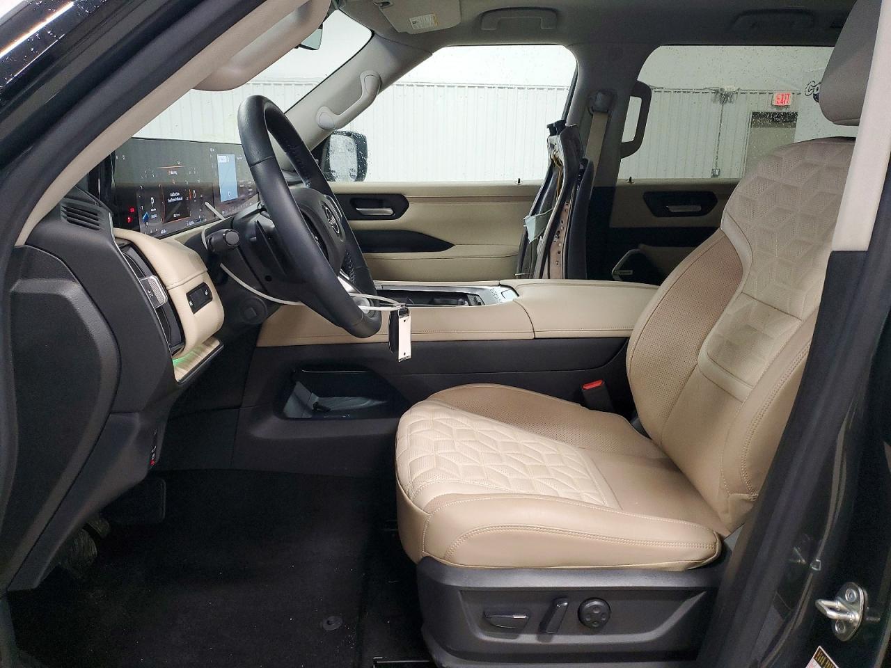 2025 Nissan Armada Platinum - Фото 7